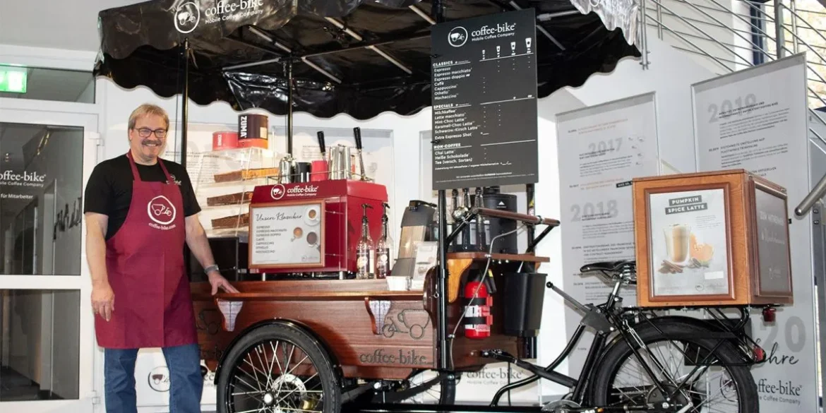 Frank Höcker mit seinem Coffee-Bike in Sonthofen